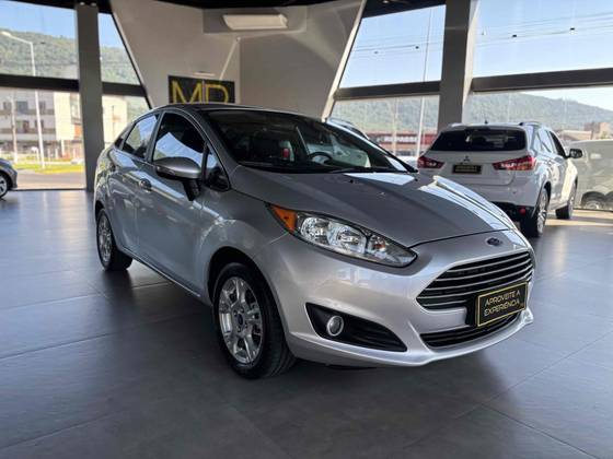 FORD FIESTA 1.6 SE SEDAN 16V FLEX 4P POWERSHIFT FORD FIESTA 1.6 SE SEDAN 16V FLEX 4P POWERSHIFT